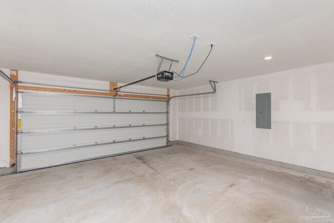 Building Photo - 5720 Blackhorse Cir