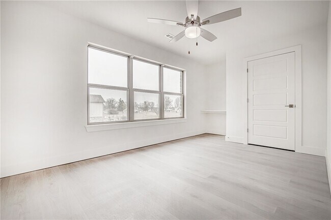 Building Photo - 2675 SW Livingston Square