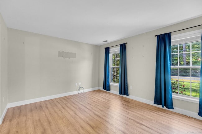 Building Photo - 943 Mt Vernon Rd