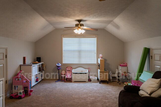 Building Photo - 1000 Harbour Shore Dr