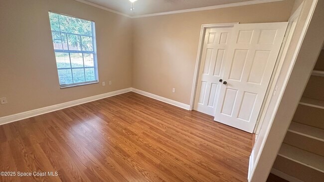 Building Photo - 301 Nesbitt St