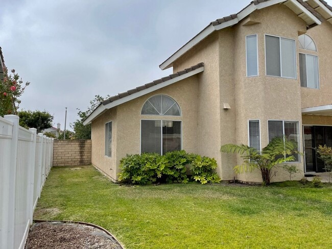 Building Photo - 1951 Devonshire Dr