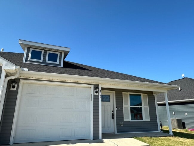 Primary Photo - Newly built 3 bedroom, 2 bathroom duplex w...