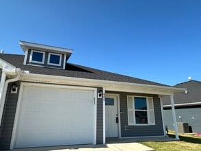 Building Photo - Newly built 3 bedroom, 2 bathroom duplex w...