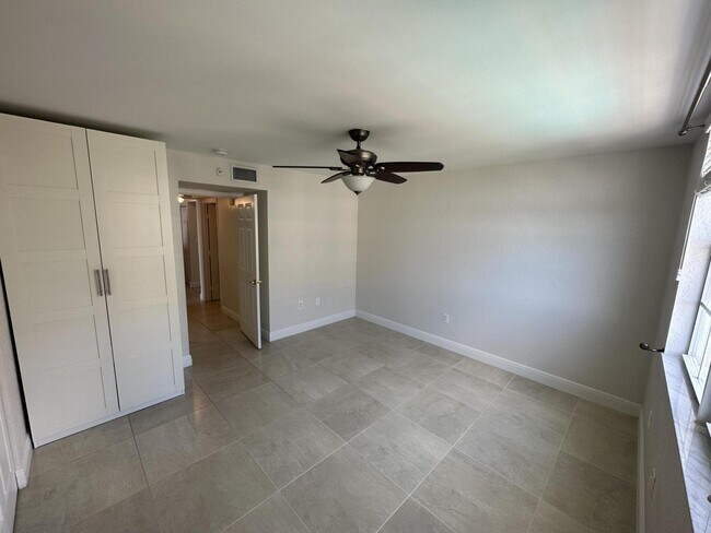 Building Photo - 1801 N Flagler Dr