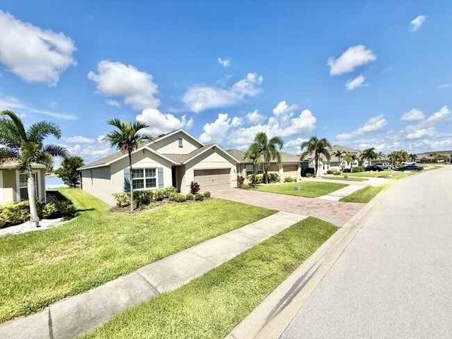 Building Photo - 3422 Cancun Ct