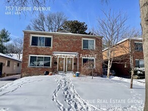 Building Photo - Charming 2-Bed, 2-Bath 1st-Floor Unit with...