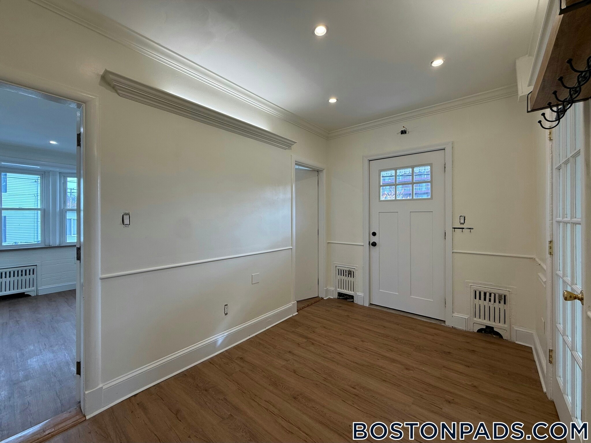 Building Photo - 522 Hancock St