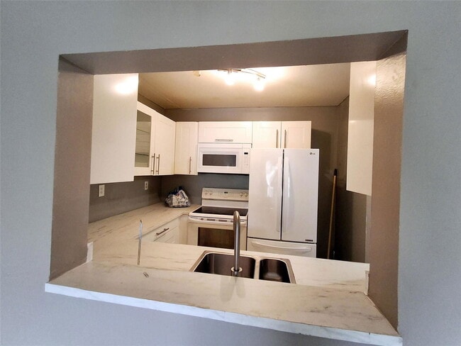 Building Photo - 4277 NW 89th Ave