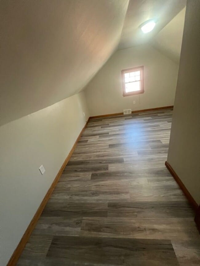 Building Photo - 720 Cranberry St