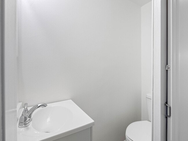 Building Photo - Affordable 3/1.5 West Tampa Home