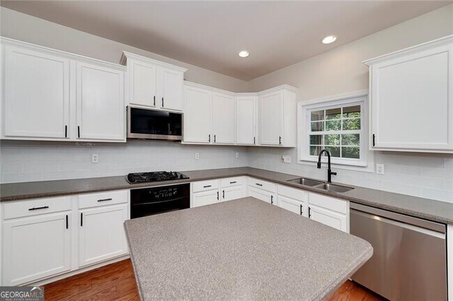 Building Photo - 1120 Bagwell Dr NW