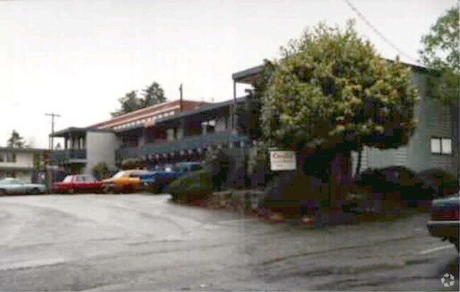 Primary Photo - Cherry Lee Apartments