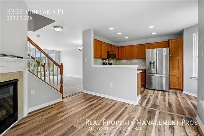 Building Photo - 3392 Vineland Pl