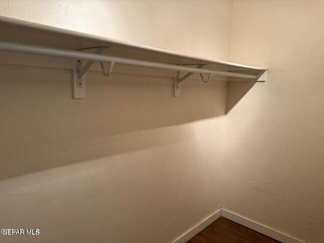 Building Photo - 129 S Apache Gold Lp