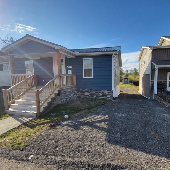 Primary Photo - 332 Wood St