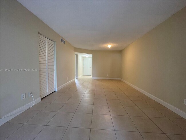 Building Photo - 3470 Foxcroft Rd