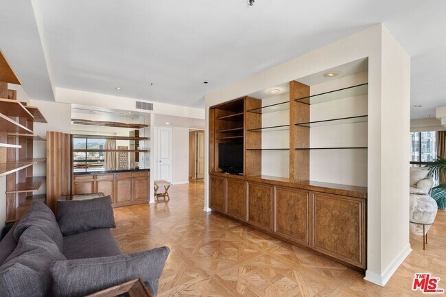 Building Photo - 10750 Wilshire Blvd