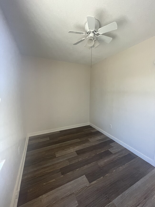 Building Photo - 7095 Alameda Ave