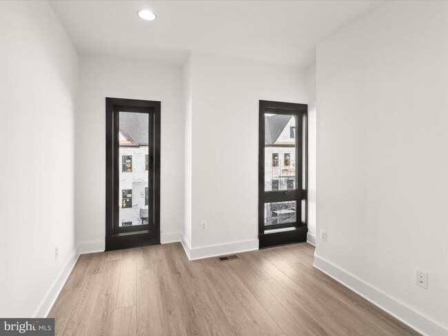 Building Photo - 14920 Dispatch St