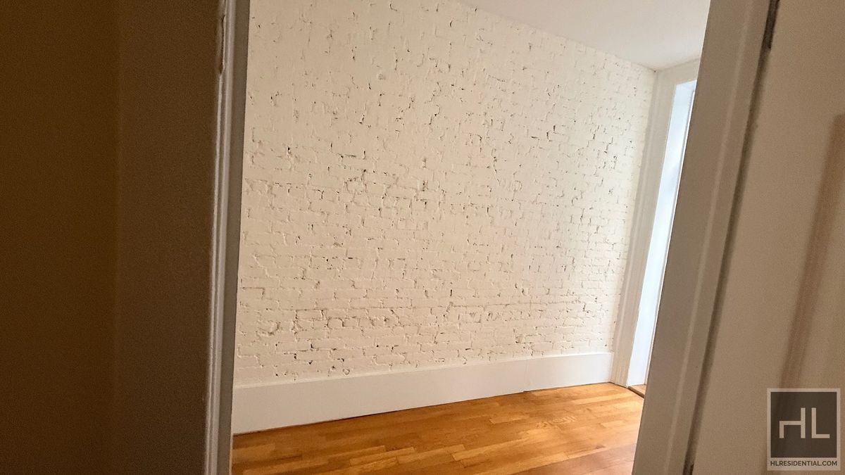 Building Photo - East 12th Street