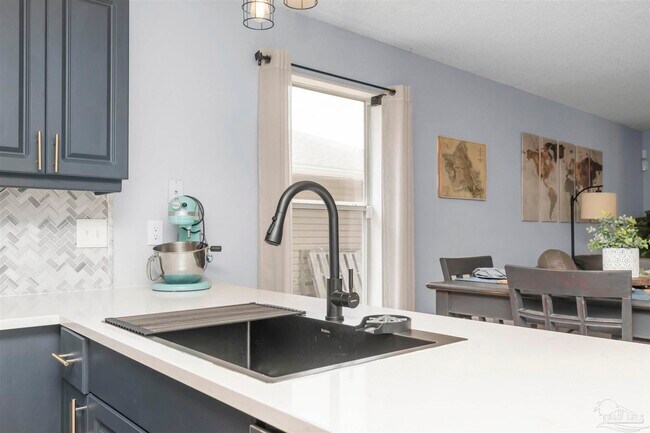 Building Photo - 1512 Galvin Ave