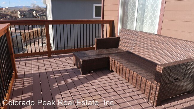 Building Photo - 4 br, 3 bath House - 7874 Pinfeather Dr