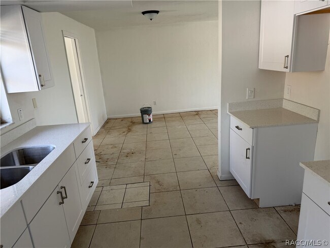 Building Photo - 229 W Casurina Pl