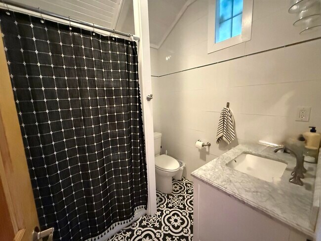 Building Photo - 111 Pendleton Rd