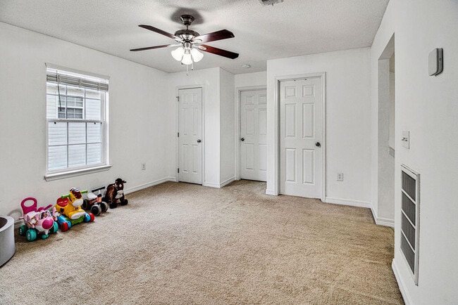 Building Photo - 289 Dahlquist Dr
