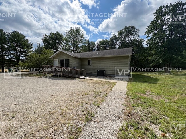 Building Photo - N2511 Shore Dr