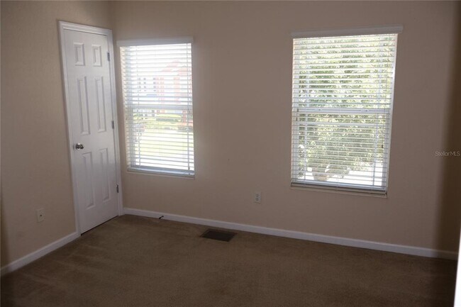 Building Photo - 4445 SW 49th Ave