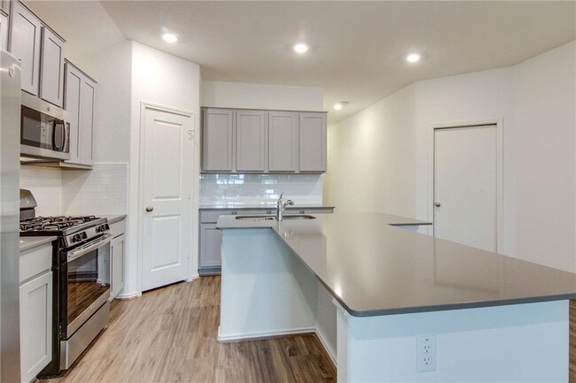 Building Photo - 1320 Chad Dr