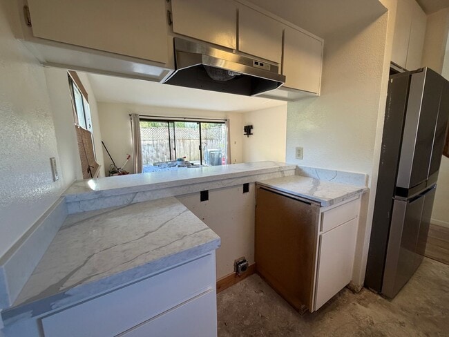 Building Photo - Upgraded Townhome For Rent in Central Live Oak Location