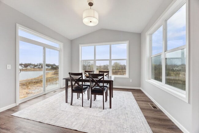 Building Photo - 2442 Buffalo Ridge Dr