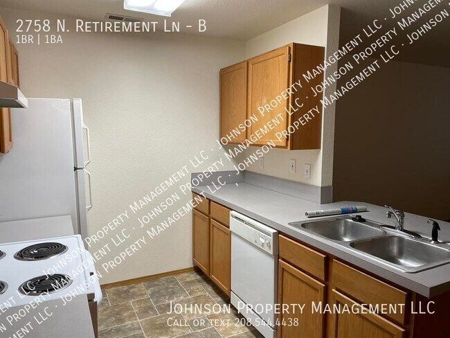 Building Photo - 2758 N Retirement Ln