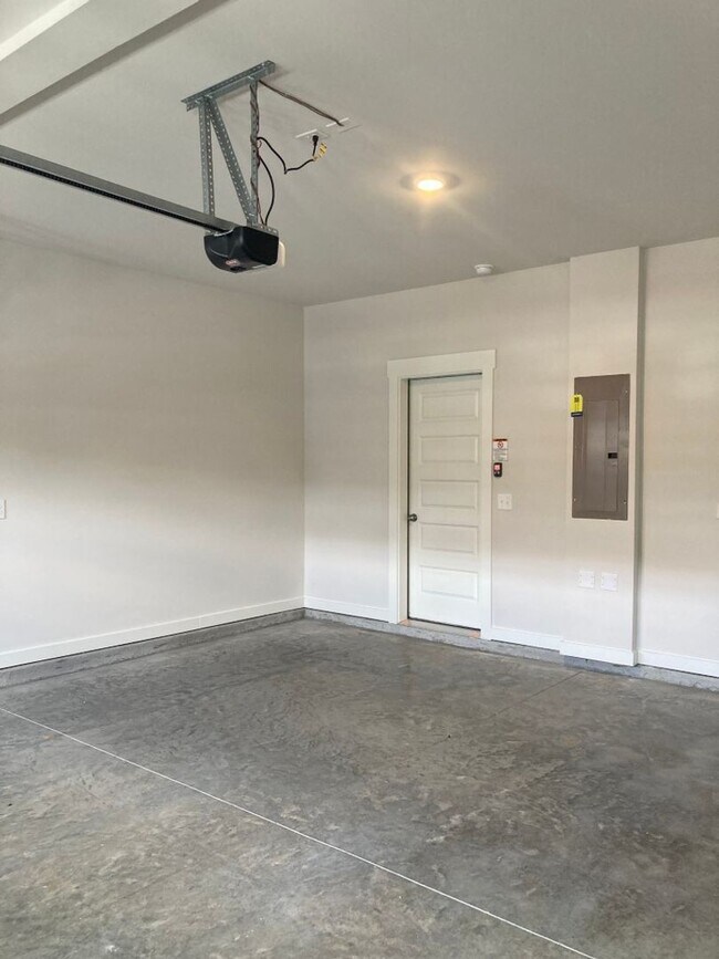 Building Photo - 486 Lydia Ashley Ln