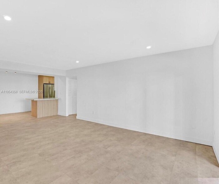 Building Photo - 8315 SW 72nd Ave