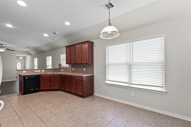 Building Photo - 14143 Astonshire Ln