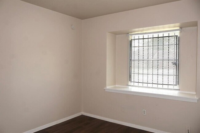 Building Photo - 6415 Heath St