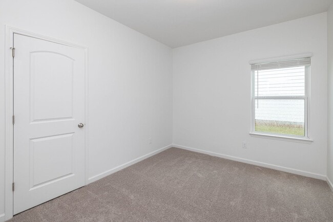 Building Photo - BEAUTIFUL 3 Bedroom Home - Stonebridge Fairways - AVAILABLE NOW