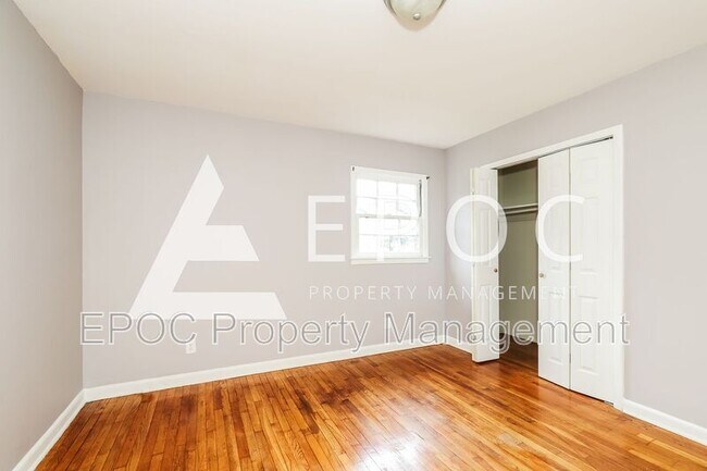 Building Photo - 204 Cassell St