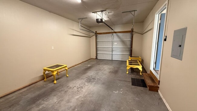 Building Photo - 262 Bradford Square