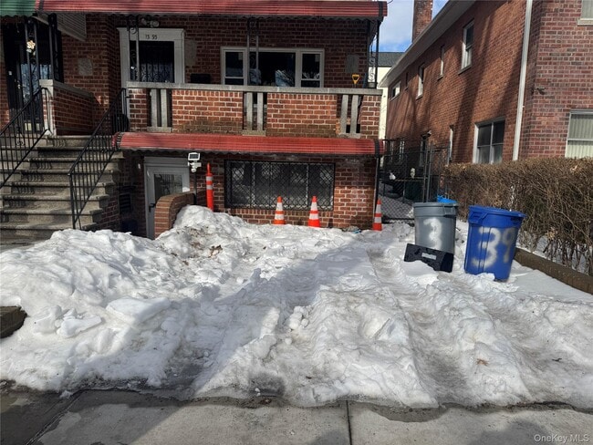 Building Photo - 1393 Pelham Pkwy N