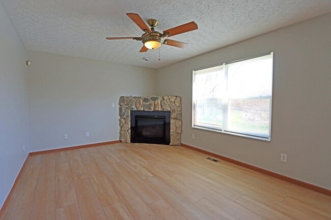 Building Photo - 4897 Nieles Edge Dr