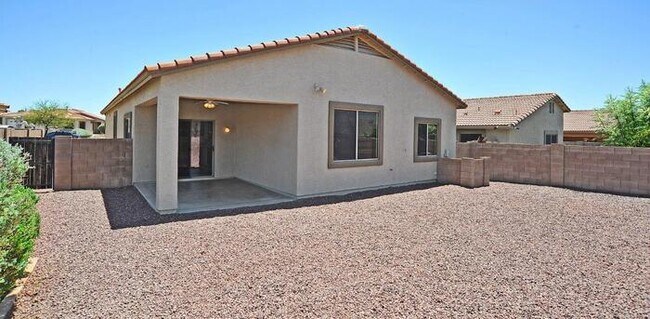 Building Photo - Priced right in Dove Mountain. Fresh & cle...