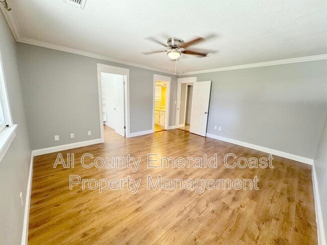 Building Photo - 847 Kell Aire Dr