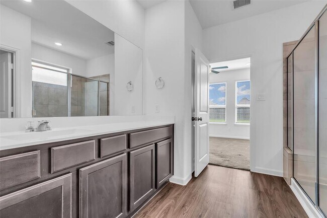 Building Photo - 2534 Blazing Star Dr