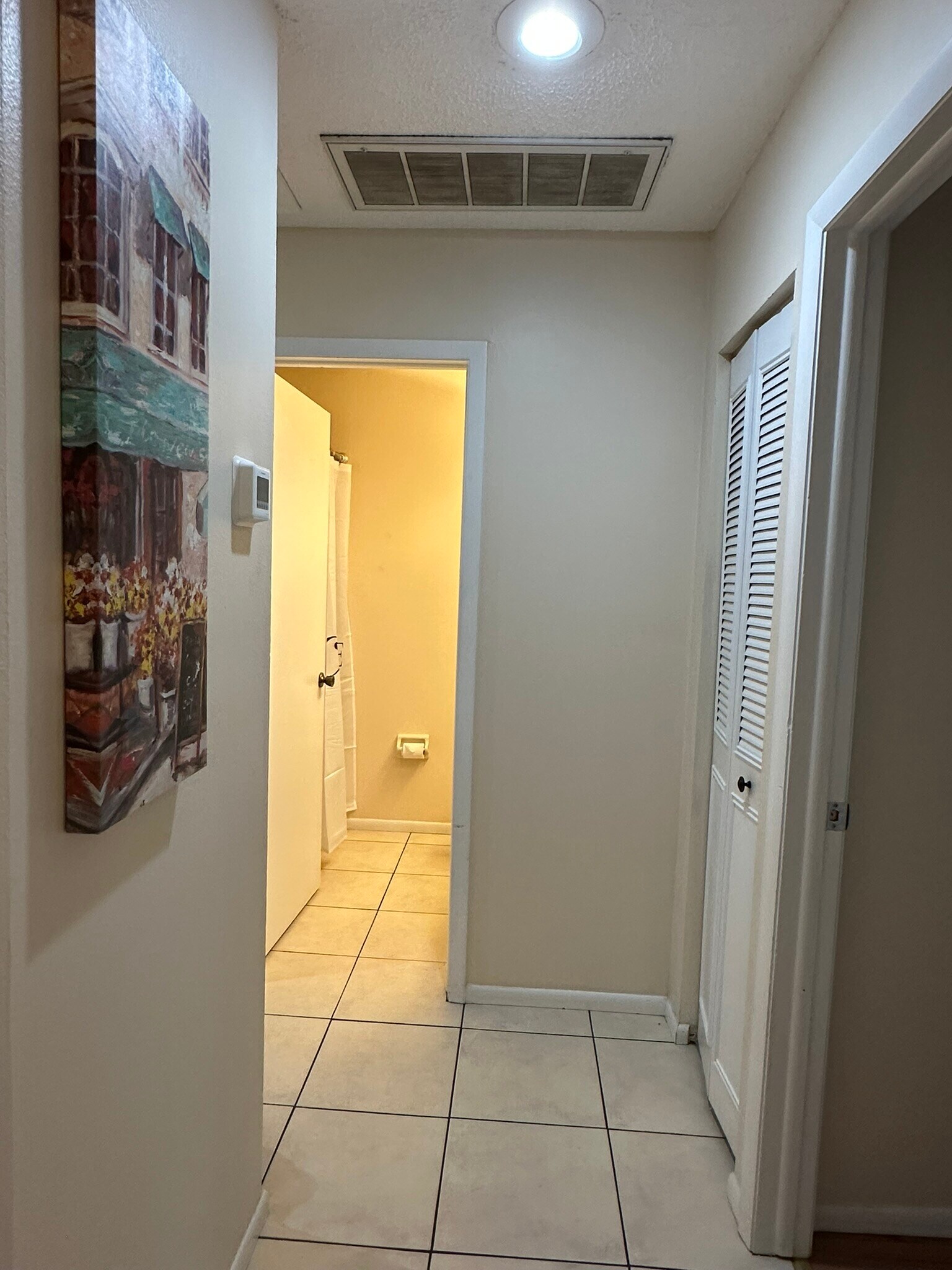 hallway - 7315 Parkside Villas Dr