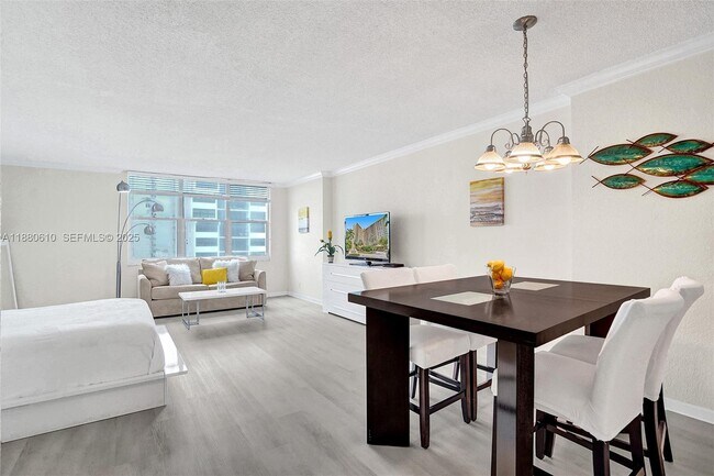 Building Photo - 2501 S Ocean Dr